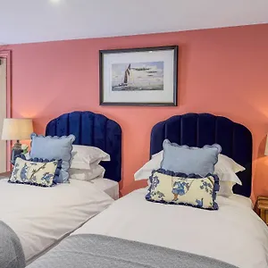 Somerset hotels &amp; apartments, all accommodations in Somerset