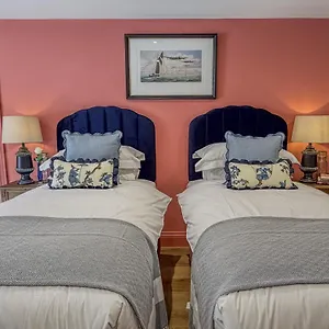 Somerset hotels &amp; apartments, all accommodations in Somerset
